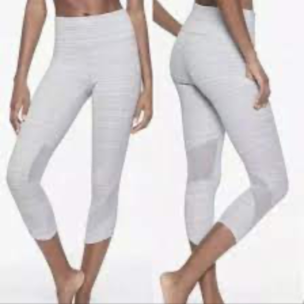 Athleta Sz ST Chat To Town High Rise Capri Legging Gray Jacquard Mesh Panels